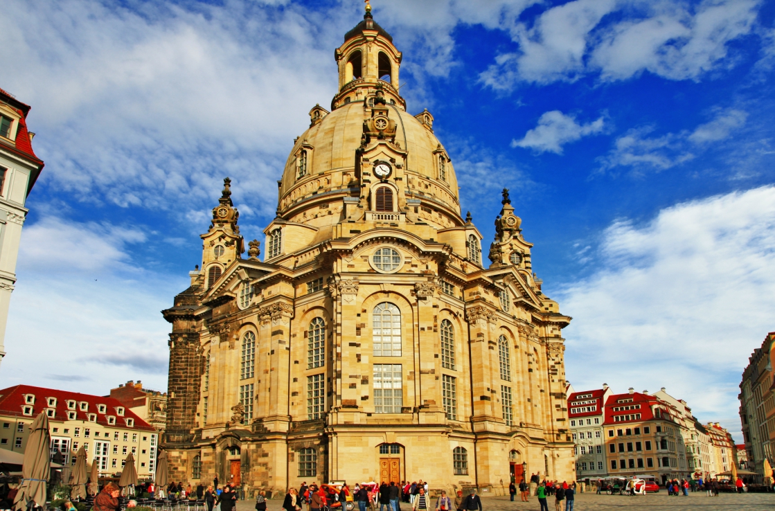 Dresden – überragende Architektur und Natur  Hertz Together